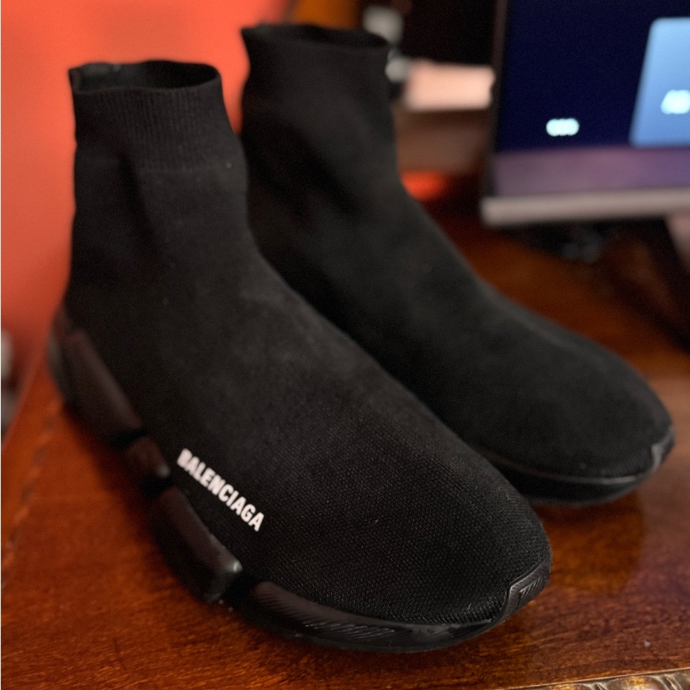 Balenciaga Men’s recycled knit sneaker size 10 New worth $1k selling for $650 - Picture 2 of 6